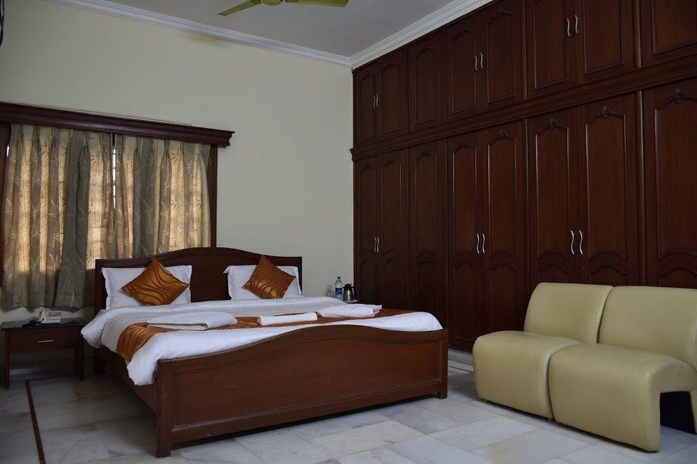 Alpine Glow Residency Crest Hotel Hyderabad Exterior foto