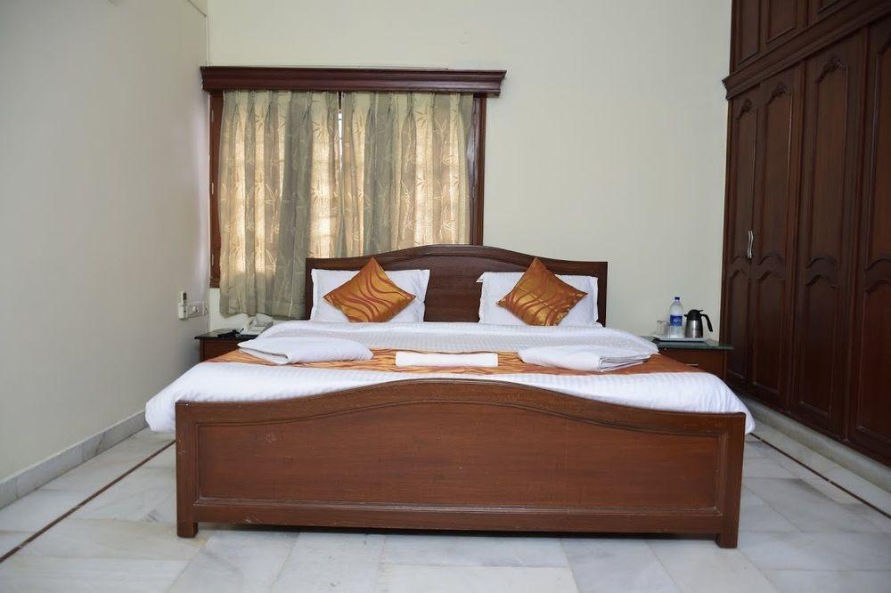 Alpine Glow Residency Crest Hotel Hyderabad Exterior foto