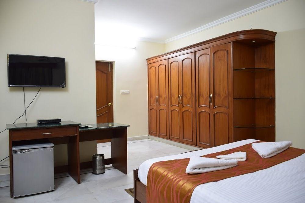 Alpine Glow Residency Crest Hotel Hyderabad Exterior foto
