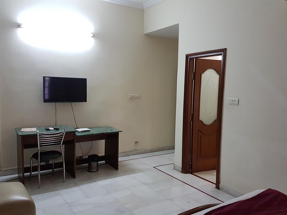 Alpine Glow Residency Crest Hotel Hyderabad Exterior foto