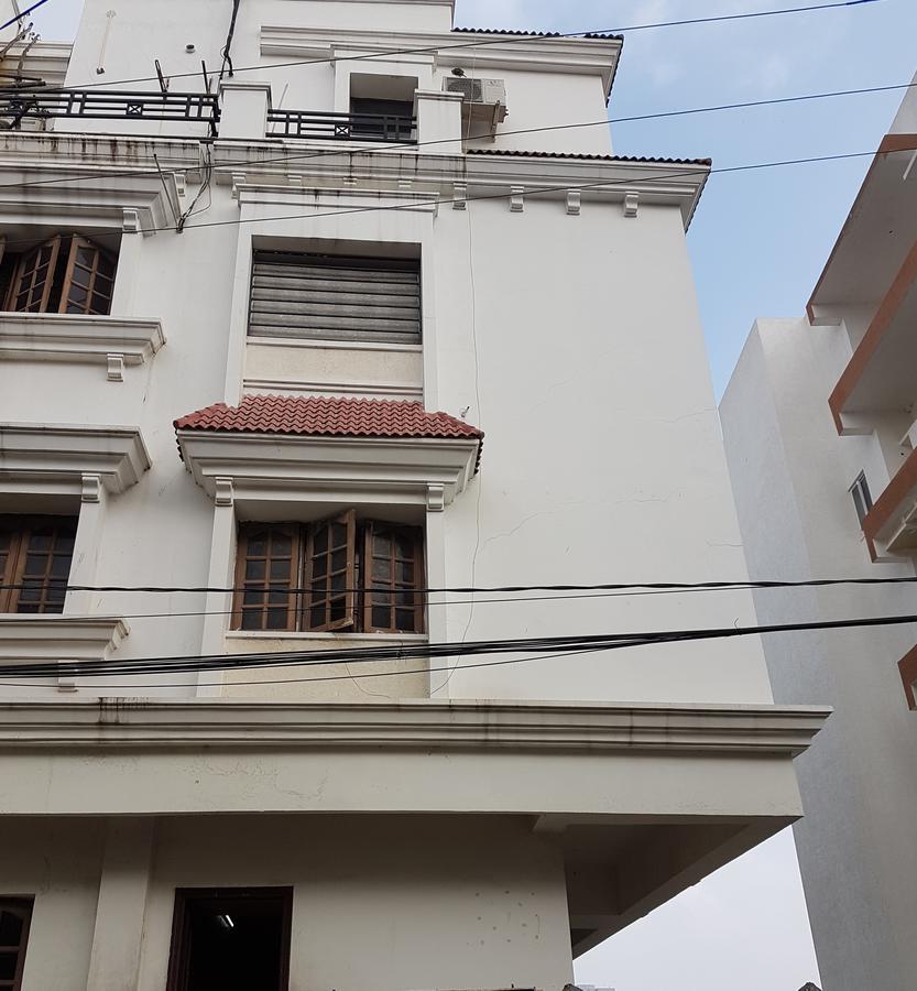 Alpine Glow Residency Crest Hotel Hyderabad Exterior foto
